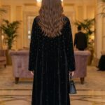 عباية مخمل نص كلوش - 1023