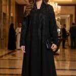 عباية كريب ملكي مطرزة نص كلوش - 1025